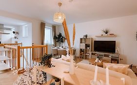 90Qm, 3 Bedrooms, Near Schoenbrunn, Balcony - Axara Housing